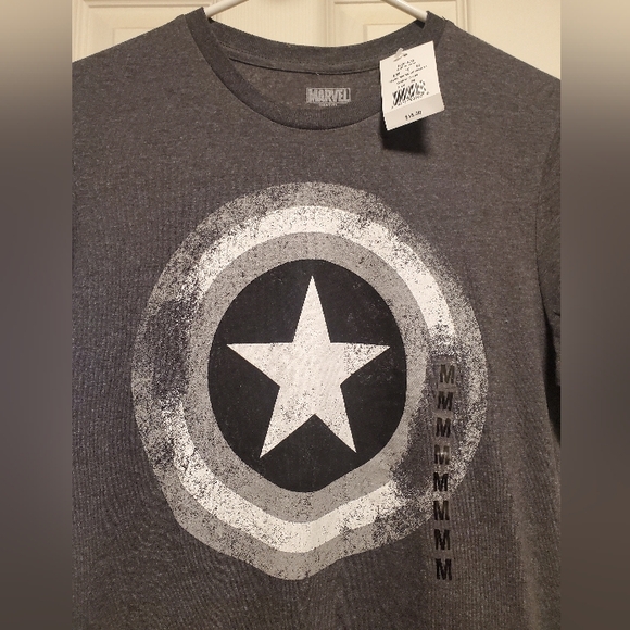 MARVEL Shirt/Medium/NEW - Picture 3 of 5